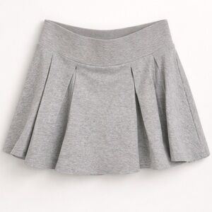 Women’s gray pleated skirt with built in shorts